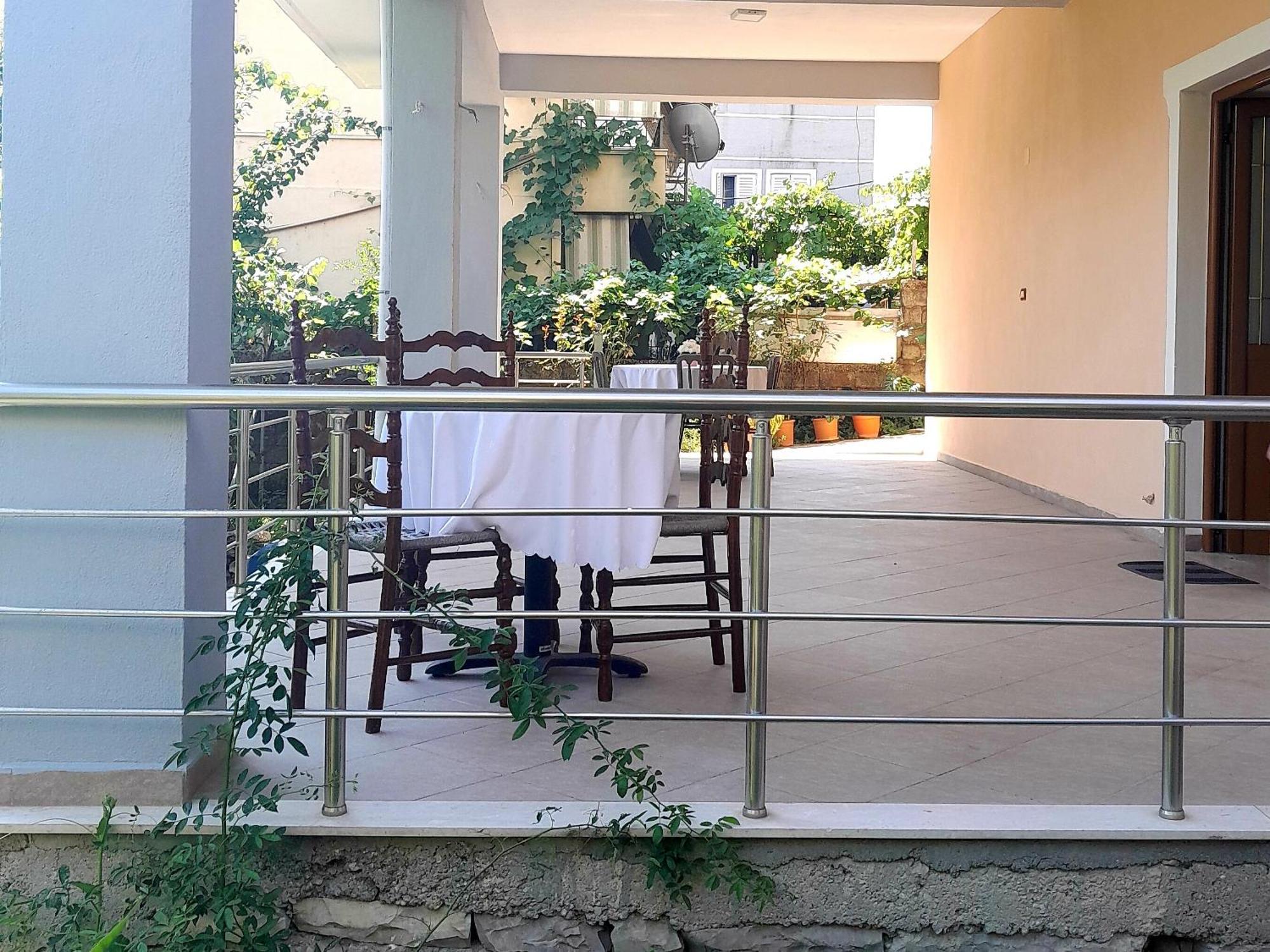 George 1 Apartman Gjirokastra Szoba fotó